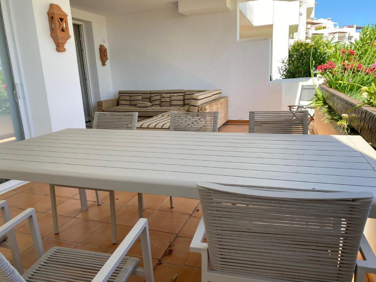 Spacious & Sunny Ground Floor Close To Puerto Banus Apartamento